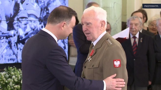 Ostrołęczanin odznaczony przed Prezydenta RP Andrzeja Dudę [01.03.2017] - zdjęcie #8 - eOstroleka.pl