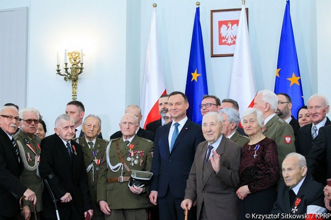 Ostrołęczanin odznaczony przed Prezydenta RP Andrzeja Dudę [01.03.2017] - zdjęcie #4 - eOstroleka.pl