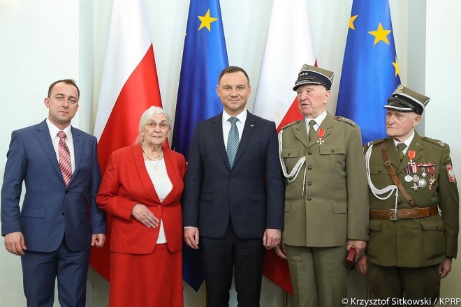 Ostrołęczanin odznaczony przed Prezydenta RP Andrzeja Dudę [01.03.2017] - zdjęcie #6 - eOstroleka.pl