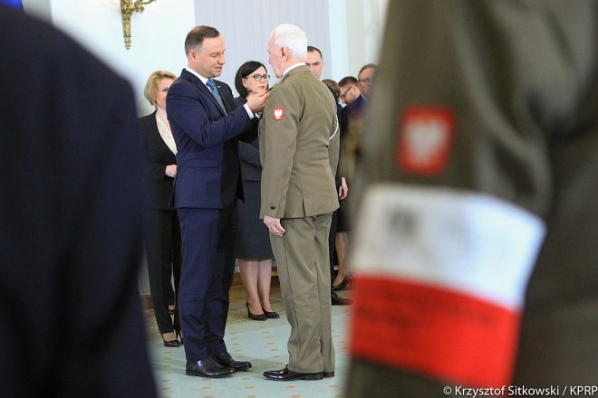 Ostrołęczanin odznaczony przed Prezydenta RP Andrzeja Dudę [01.03.2017] - zdjęcie #4 - eOstroleka.pl
