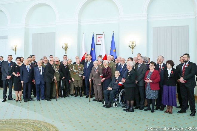 Ostrołęczanin odznaczony przed Prezydenta RP Andrzeja Dudę [01.03.2017] - zdjęcie #1 - eOstroleka.pl