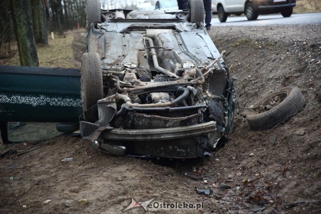 Wypadek pod Ostrołęką. Kierowca vw trafił do szpitala [ZDJĘCIA] - zdjęcie #5 - eOstroleka.pl