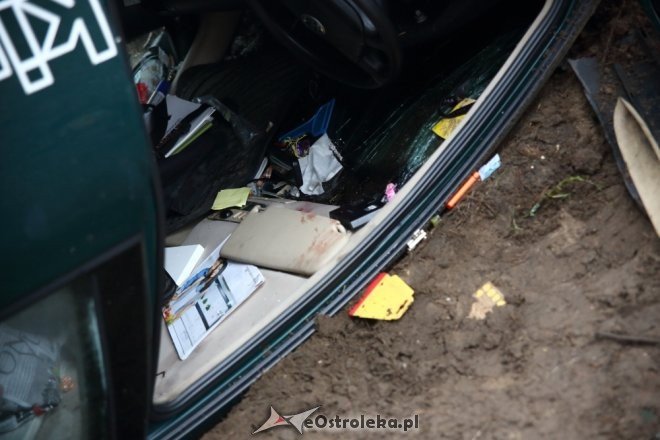 Wypadek pod Ostrołęką. Kierowca vw trafił do szpitala [ZDJĘCIA] - zdjęcie #13 - eOstroleka.pl