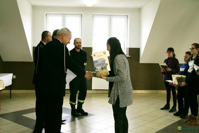 Konkurs wiedzy pożarniczej dla uczniów z kadzidlańskich szkół [ZDJĘCIA] - zdjęcie #15 - eOstroleka.pl