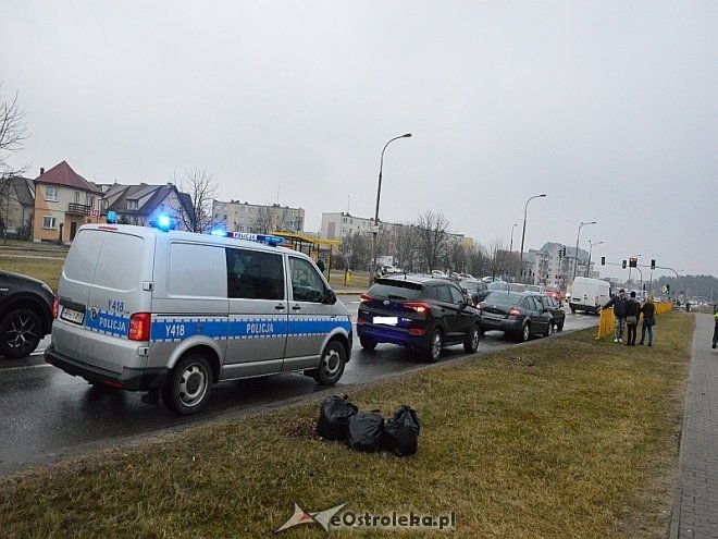 Zderzenie trzech pojazdów przy ul. Steyera [09.03.2017] - zdjęcie #8 - eOstroleka.pl