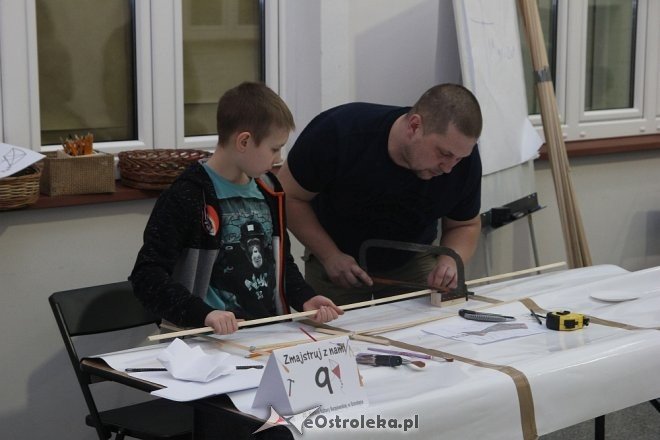 Uczyli się jak własnoręcznie zrobić latawca [ZDJĘCIA] - zdjęcie #24 - eOstroleka.pl