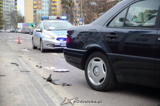 Zderzenie trzech aut w centrum Ostrołęki [ZDJĘCIA] - zdjęcie #10 - eOstroleka.pl