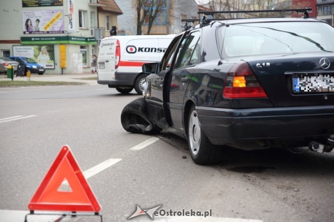 Zderzenie trzech aut w centrum Ostrołęki [ZDJĘCIA] - zdjęcie #12 - eOstroleka.pl