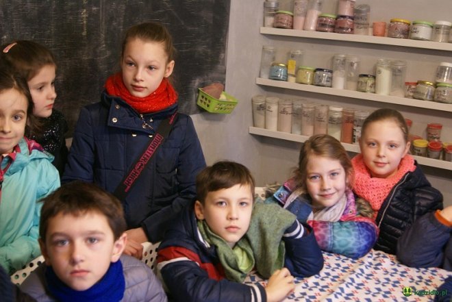 „Baśniowa” wycieczka dzieci z kadzidlańskiej podstawówki [ZDJĘCIA] - zdjęcie #13 - eOstroleka.pl