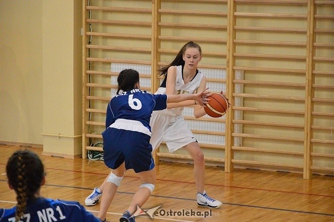 Mistrzostwa Ostrołęki szkół średnich w koszykówce kobiet [17.03.2017] - zdjęcie #7 - eOstroleka.pl