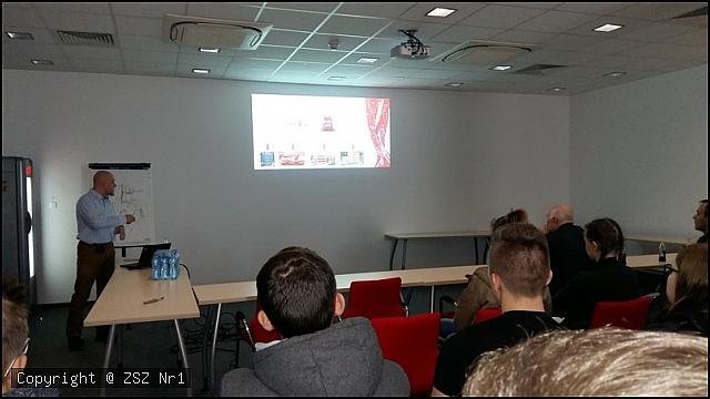 Uczniowie ZSZ 1 z wizytą w Coca-Coli [21.03.2017] - zdjęcie #11 - eOstroleka.pl