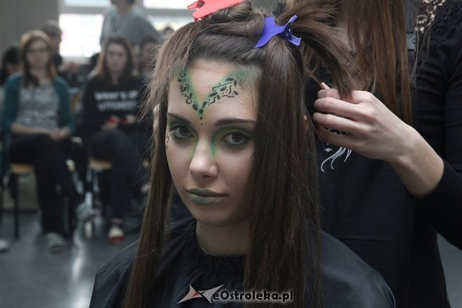IX Festiwal Fryzjerstwa Artystycznego w ZSZ nr 2 w Ostrołęce [22.03.2017] - zdjęcie #49 - eOstroleka.pl