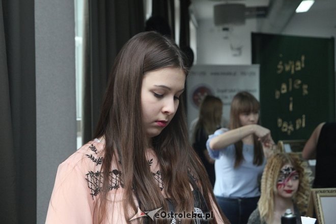 IX Festiwal Fryzjerstwa Artystycznego w ZSZ nr 2 w Ostrołęce [22.03.2017] - zdjęcie #43 - eOstroleka.pl