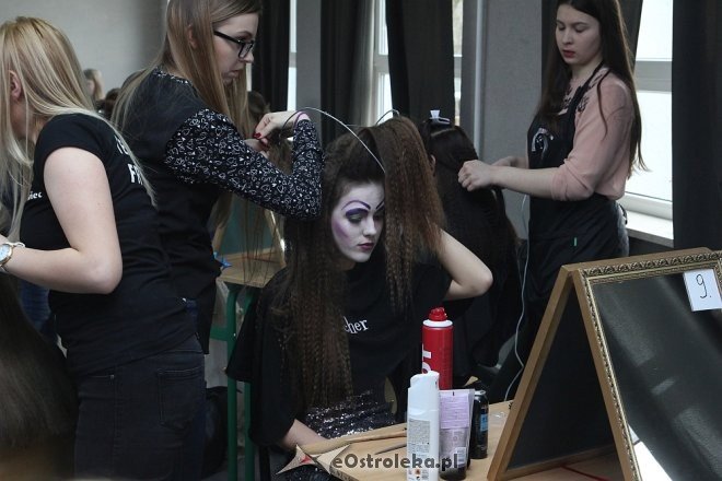 IX Festiwal Fryzjerstwa Artystycznego w ZSZ nr 2 w Ostrołęce [22.03.2017] - zdjęcie #38 - eOstroleka.pl