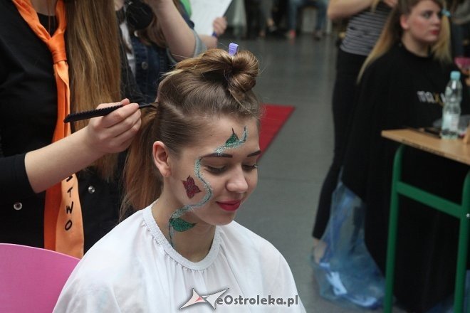 IX Festiwal Fryzjerstwa Artystycznego w ZSZ nr 2 w Ostrołęce [22.03.2017] - zdjęcie #27 - eOstroleka.pl