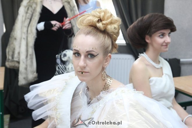 IX Festiwal Fryzjerstwa Artystycznego w ZSZ nr 2 w Ostrołęce [22.03.2017] - zdjęcie #11 - eOstroleka.pl