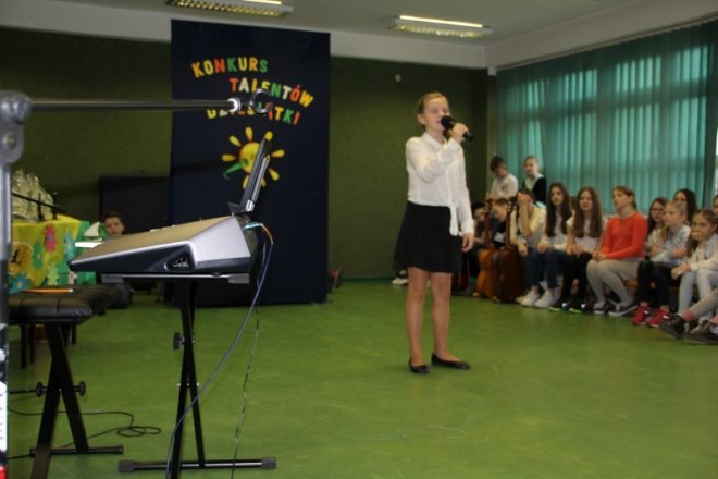 Konkurs młodych talentów w Sp Nr 10 [21.03.2017) - zdjęcie #18 - eOstroleka.pl