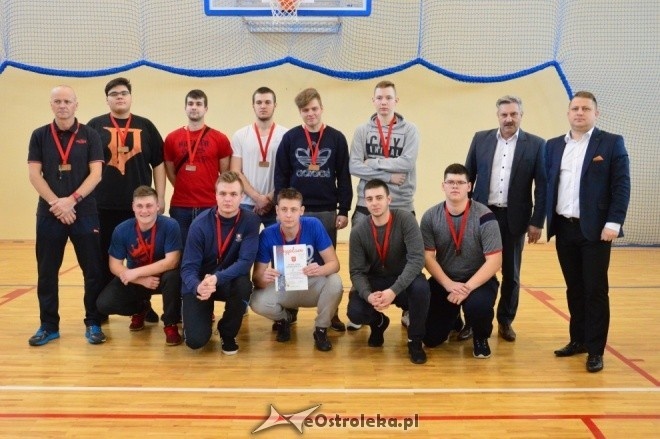 Mistrzostwa Ostrołęki szkół średnich w koszykówce mężczyzn [24.03.2017] - zdjęcie #19 - eOstroleka.pl