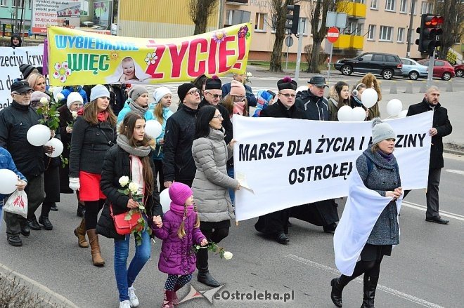 Marsz dla Życia i Rodziny w Ostrołęce [25.03.2017] - zdjęcie #13 - eOstroleka.pl