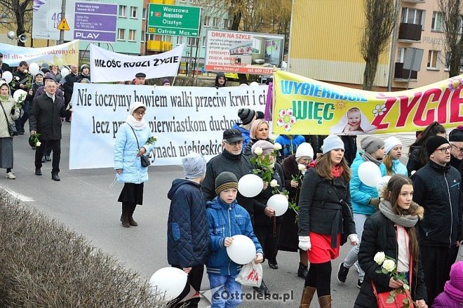 Marsz dla Życia i Rodziny w Ostrołęce [25.03.2017] - zdjęcie #14 - eOstroleka.pl
