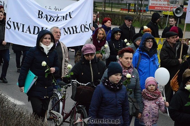 Marsz dla Życia i Rodziny w Ostrołęce [25.03.2017] - zdjęcie #28 - eOstroleka.pl