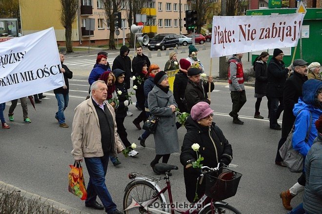 Marsz dla Życia i Rodziny w Ostrołęce [25.03.2017] - zdjęcie #33 - eOstroleka.pl