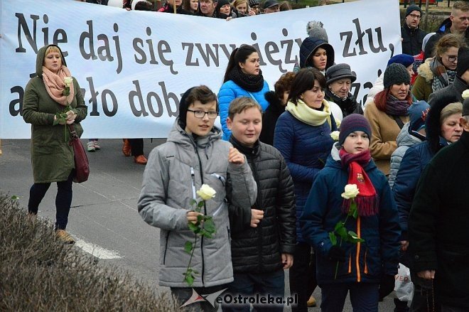 Marsz dla Życia i Rodziny w Ostrołęce [25.03.2017] - zdjęcie #36 - eOstroleka.pl