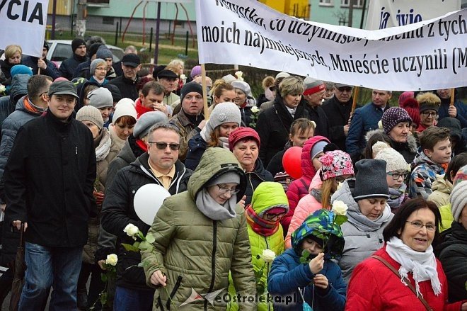 Marsz dla Życia i Rodziny w Ostrołęce [25.03.2017] - zdjęcie #45 - eOstroleka.pl