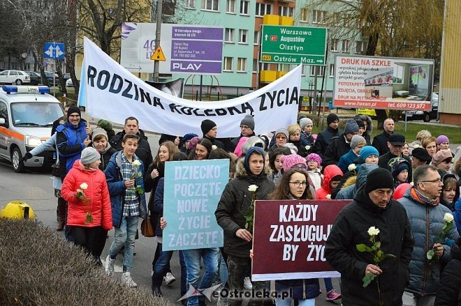 Marsz dla Życia i Rodziny w Ostrołęce [25.03.2017] - zdjęcie #48 - eOstroleka.pl