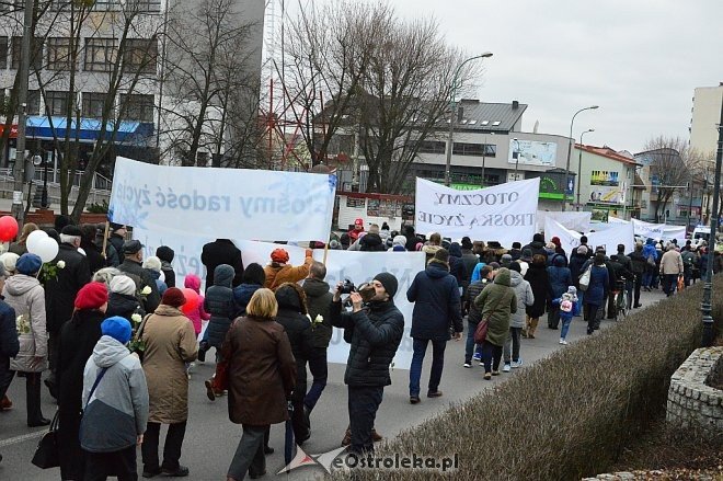 Marsz dla Życia i Rodziny w Ostrołęce [25.03.2017] - zdjęcie #50 - eOstroleka.pl