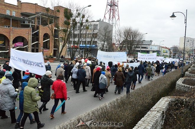 Marsz dla Życia i Rodziny w Ostrołęce [25.03.2017] - zdjęcie #3 - eOstroleka.pl