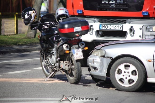 Wypadek z udziałem motocyklisty przy ulicy Hallera w Ostrołęce [ZDJĘCIA] - zdjęcie #3 - eOstroleka.pl