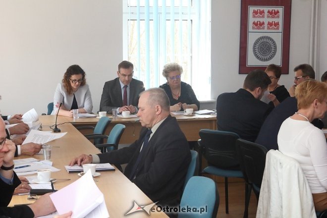 XXX sesja Rady Powiatu w Ostrołęce [29.03.2017] - zdjęcie #2 - eOstroleka.pl