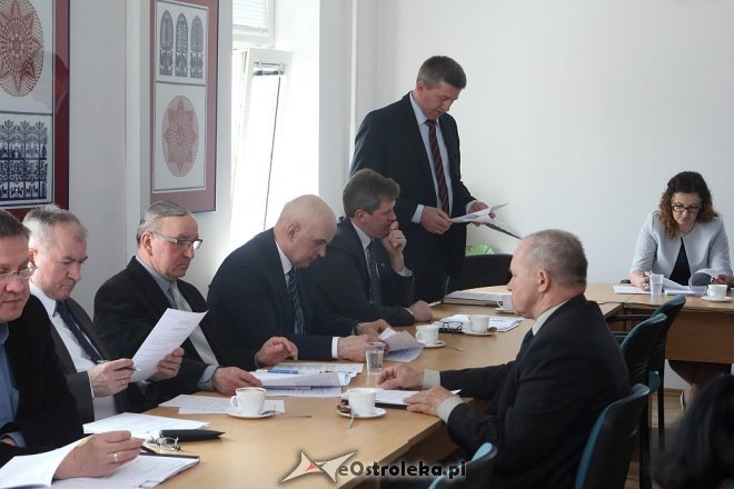 XXX sesja Rady Powiatu w Ostrołęce [29.03.2017] - zdjęcie #18 - eOstroleka.pl