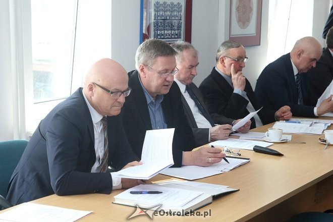 XXX sesja Rady Powiatu w Ostrołęce [29.03.2017] - zdjęcie #14 - eOstroleka.pl
