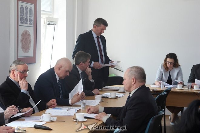 XXX sesja Rady Powiatu w Ostrołęce [29.03.2017] - zdjęcie #13 - eOstroleka.pl