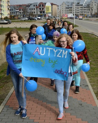 Dzień Świadomości Autyzmu w „Kolorowej Szkole [31.03.2017] - zdjęcie #4 - eOstroleka.pl