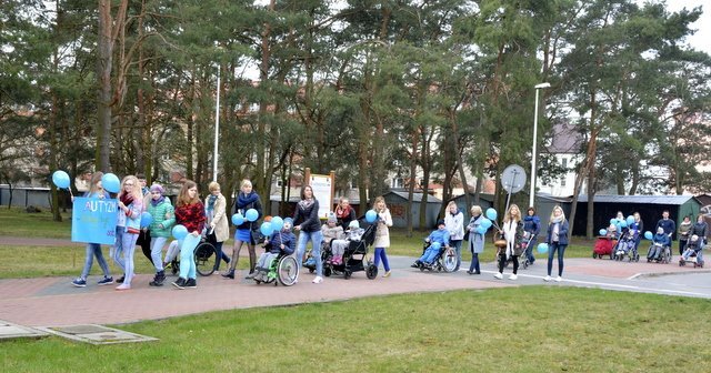 Dzień Świadomości Autyzmu w „Kolorowej Szkole [31.03.2017] - zdjęcie #12 - eOstroleka.pl
