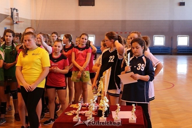 I Turniej Papieski w piłce ręcznej dziewcząt [01.04.2017] - zdjęcie #5 - eOstroleka.pl