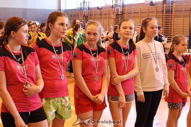 I Turniej Papieski w piłce ręcznej dziewcząt [01.04.2017] - zdjęcie #9 - eOstroleka.pl