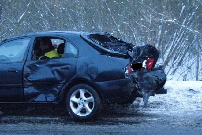 Dwie kolizje na ul. Warszawskie (18.01.2010) - zdjęcie #8 - eOstroleka.pl