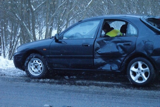 Dwie kolizje na ul. Warszawskie (18.01.2010) - zdjęcie #7 - eOstroleka.pl
