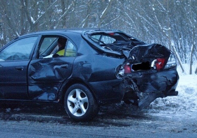 Dwie kolizje na ul. Warszawskie (18.01.2010) - zdjęcie #6 - eOstroleka.pl