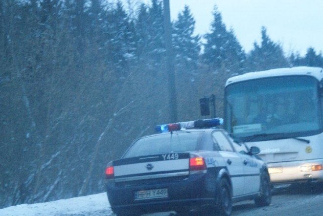 Dwie kolizje na ul. Warszawskie (18.01.2010) - zdjęcie #3 - eOstroleka.pl