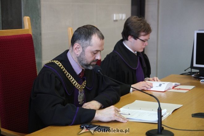 Przed ostrołęckim sądem zapadł wyrok w sprawie aborcji na nastoletniej uczennicy [WIDEO, ZDJĘCIA] - zdjęcie #22 - eOstroleka.pl