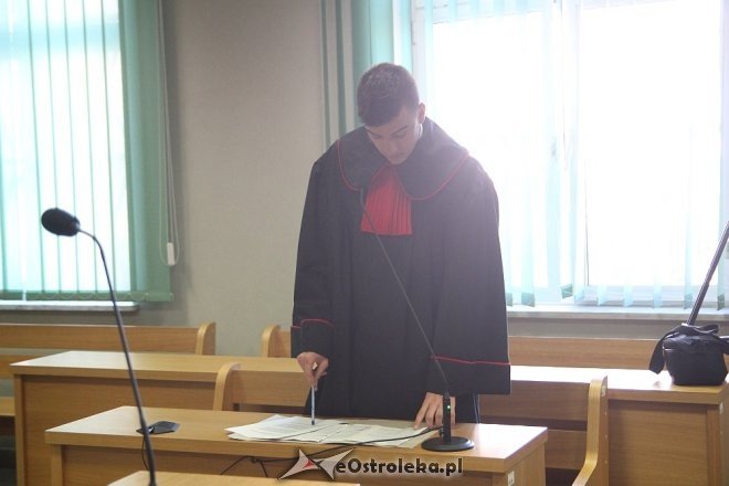 Przed ostrołęckim sądem zapadł wyrok w sprawie aborcji na nastoletniej uczennicy [WIDEO, ZDJĘCIA] - zdjęcie #24 - eOstroleka.pl