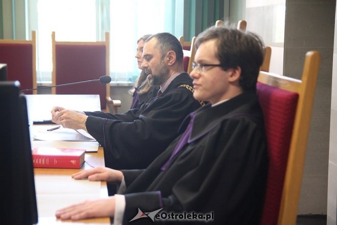 Przed ostrołęckim sądem zapadł wyrok w sprawie aborcji na nastoletniej uczennicy [WIDEO, ZDJĘCIA] - zdjęcie #26 - eOstroleka.pl
