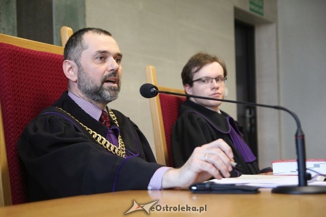 Przed ostrołęckim sądem zapadł wyrok w sprawie aborcji na nastoletniej uczennicy [WIDEO, ZDJĘCIA] - zdjęcie #29 - eOstroleka.pl