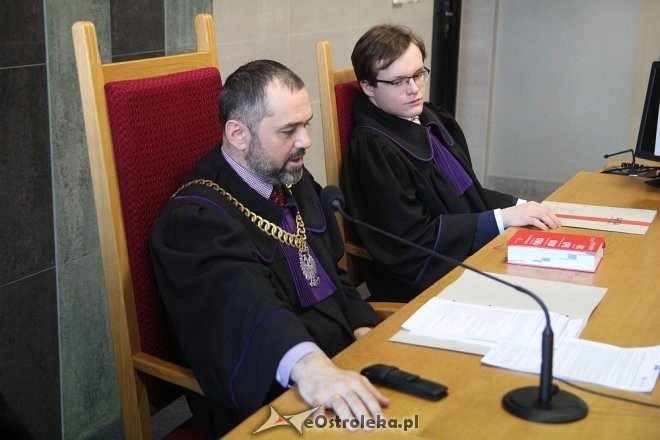 Przed ostrołęckim sądem zapadł wyrok w sprawie aborcji na nastoletniej uczennicy [WIDEO, ZDJĘCIA] - zdjęcie #35 - eOstroleka.pl