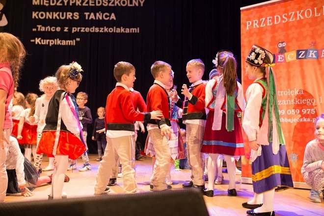 Konkurs taneczny „Tańce z przedszkolami Kurpikami” [ZDJĘCIA] - zdjęcie #111 - eOstroleka.pl